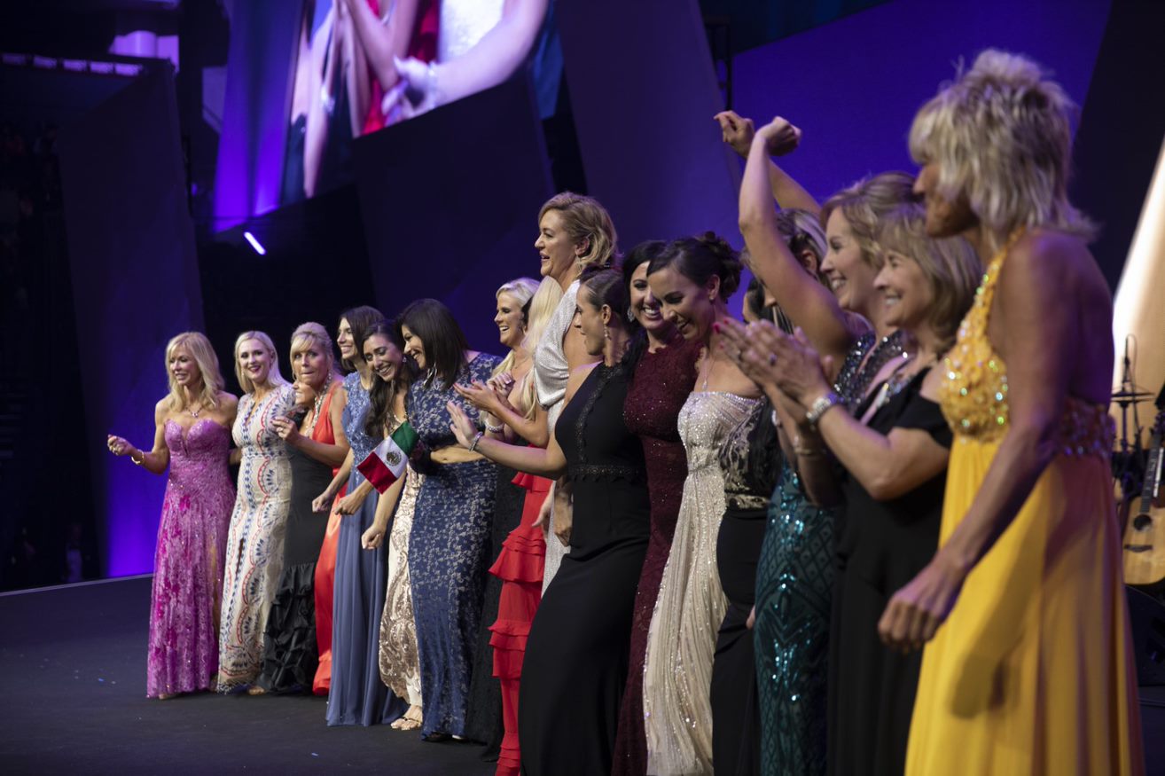 Ejecución Integrar Conejo The 2018 Gala Awards Show Dazzled Nashville! And the Winners Are… - Isagenix  Product Hub - IsaProduct